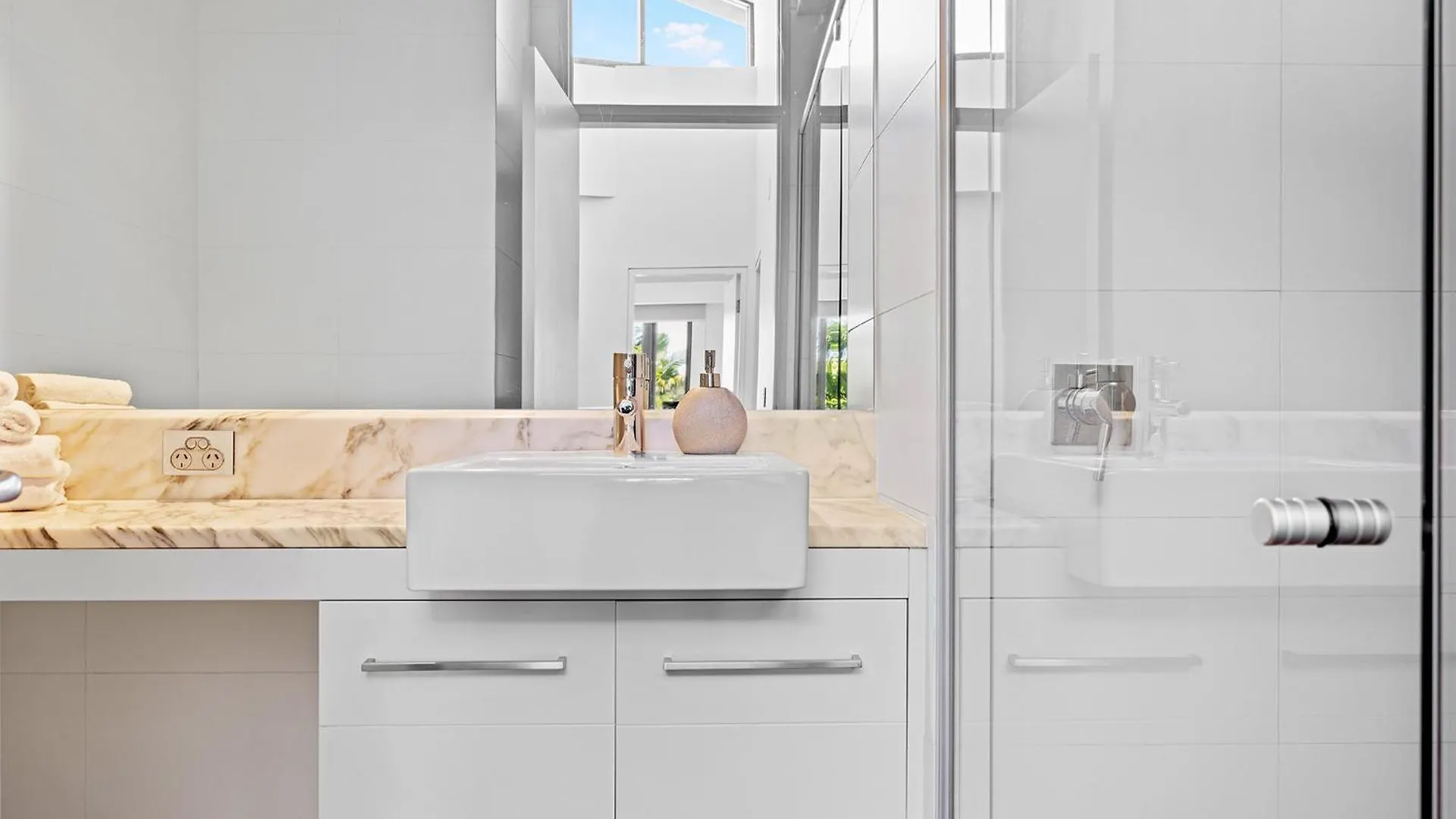 Fuller Holidays - Drift Penthouse - Luxury Apartment With Pool Byron Town Byron Bay
